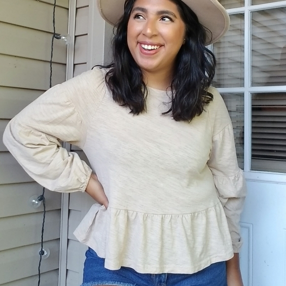 DE LA CREME CREAM RUFFLE MARLED TOP PUFF - Picture 12 of 12